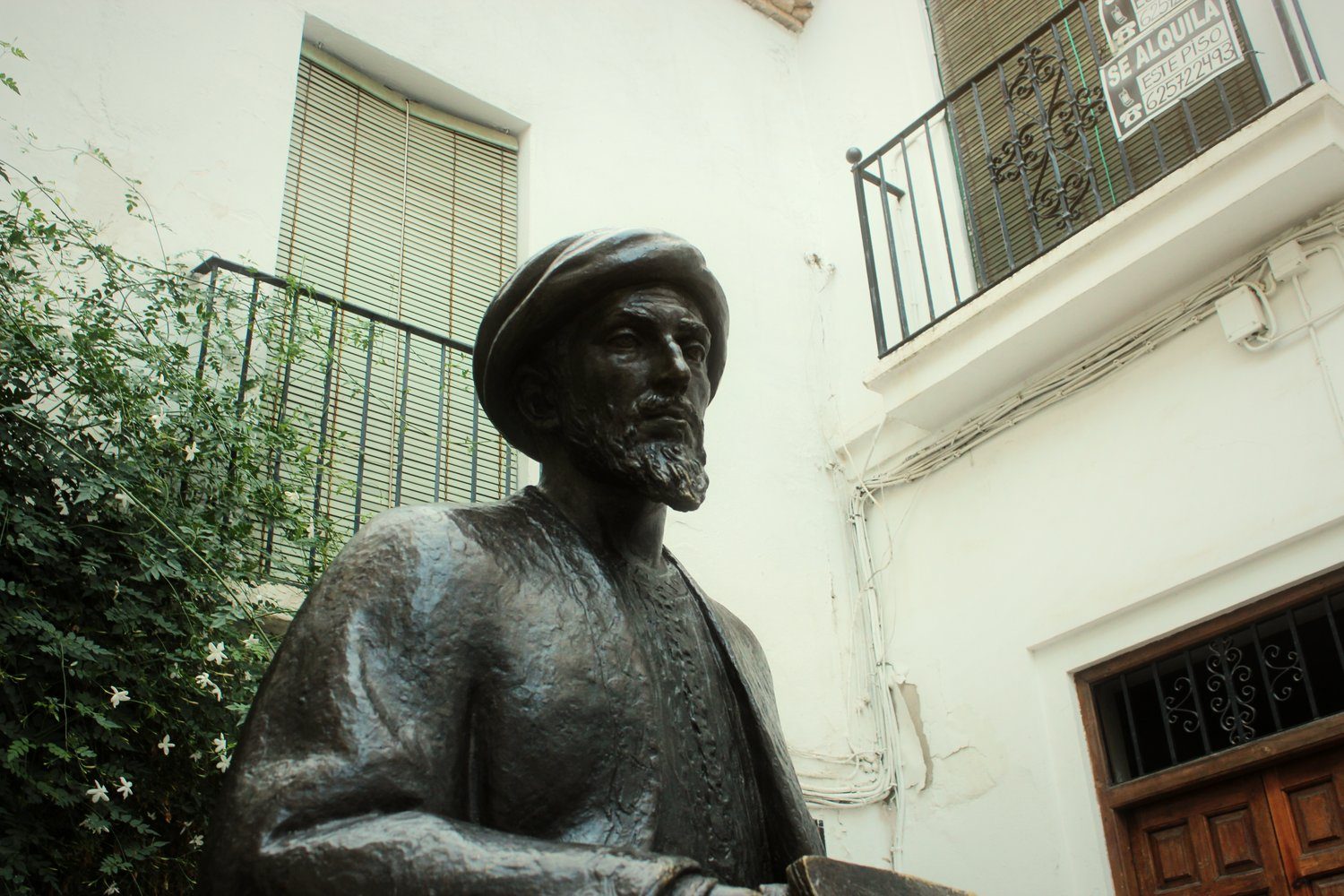 Statue of Maimonides in Córdoba